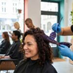 Goodbye to Hair Dyes: Natural Grey Hair Coverage Techniques Suddenly Gaining Widespread Attention