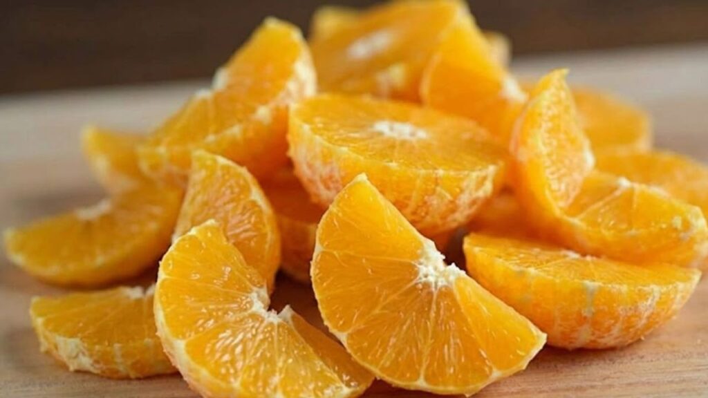 Orange Peels in Boiling Water Create a Warm Winter Aroma Homes Struggle to Replicate Naturally